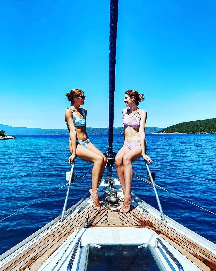 Sun, Steel & Sulfur: The Ultimate Alpha Reset in Santorini’s Waters