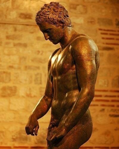 The Gods That Appeared to the Ancient Greeks in Dreams: Why the Divine Wore Human Form