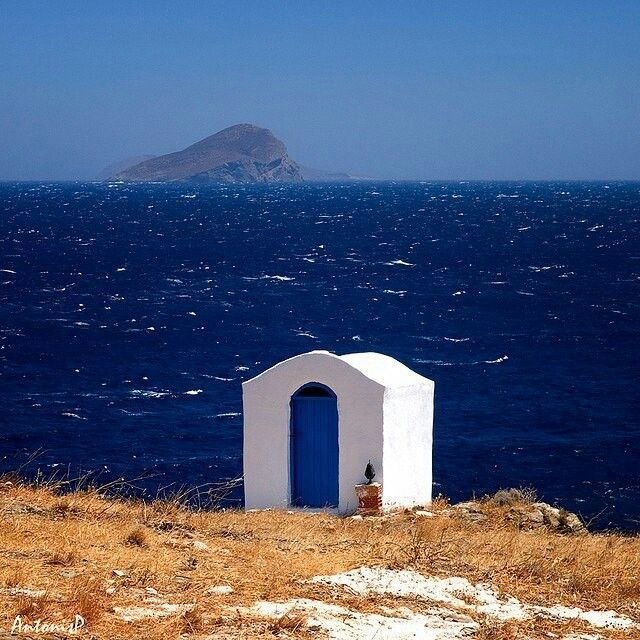 Why the Mediterranean Does More With Less — And What Kythnos Teaches You About It